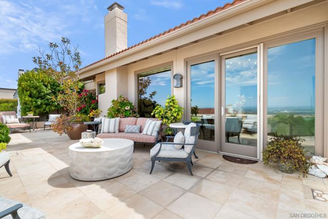 2885 Caminito Merion, La Jolla CA: https://media.crmls.org/mediaz/c1722319-75c9-4e0f-a52e-aec0b8328b6a.jpg