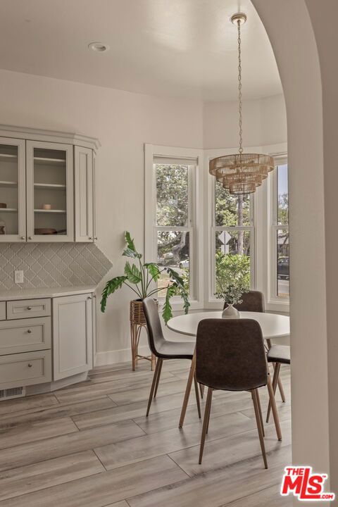 571 N Cahuenga Boulevard, Los Angeles CA: https://media.crmls.org/mediaz/c1723bf5-5645-4b7a-ab6b-ce247f77df27.jpg