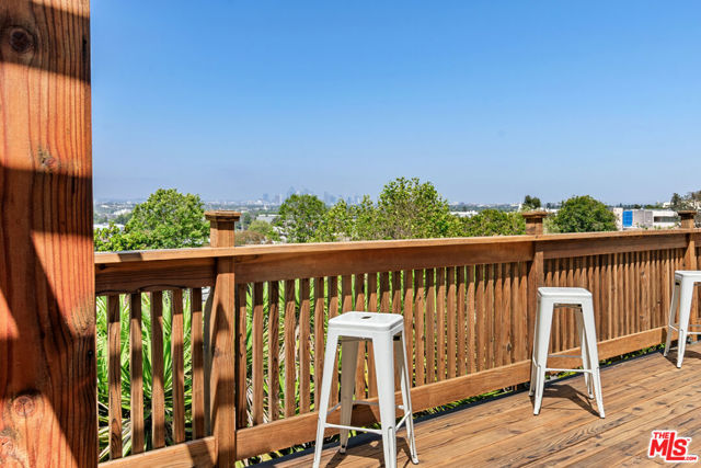 4113 Don Diablo Drive, Los Angeles CA: https://media.crmls.org/mediaz/c1729a94-583b-44ec-8a40-f5ca8bdf27c5.jpg