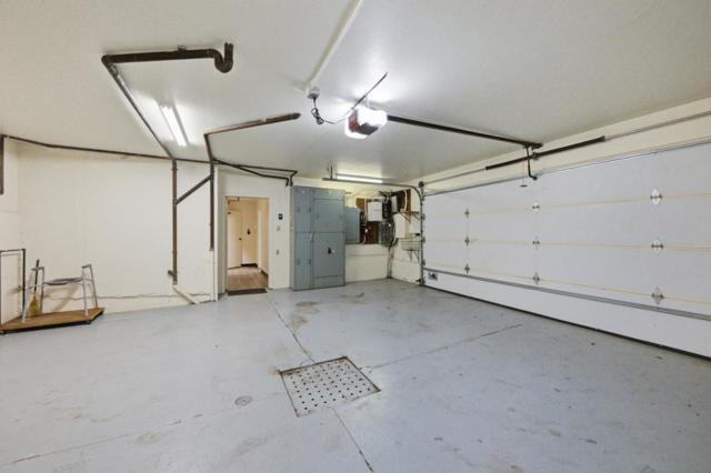 3900 Balboa Street, San Francisco CA: https://media.crmls.org/mediaz/c1733cc9-2e90-4e35-bb9e-43c69233c4d5.jpg