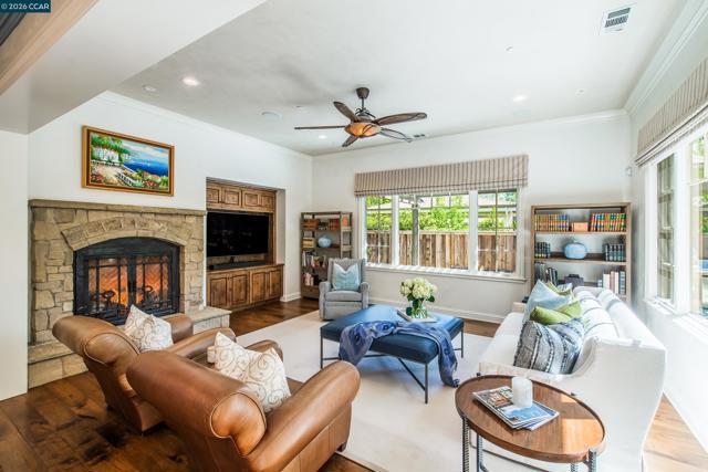 Image 21 of 61 For 53 Hidden Oaks Dr