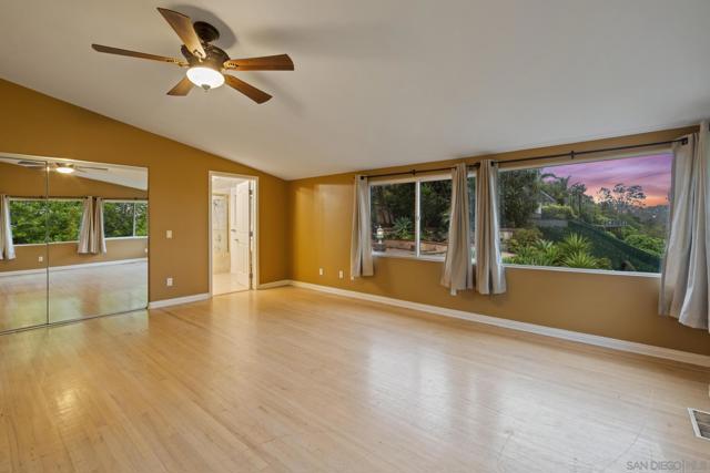 Image 22 of 37 For 6430 La Jolla Scenic Dr S