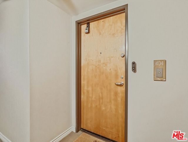 320 S Willaman Drive, Los Angeles CA: https://media.crmls.org/mediaz/c175413f-51fa-4e41-9bd1-e0889c1a679a.jpg