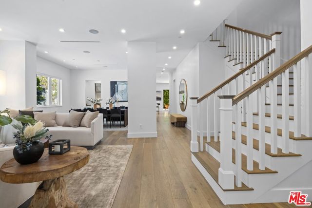 2590 Amherst Avenue, Los Angeles CA: https://media.crmls.org/mediaz/c17545fb-7a37-469b-aa98-745f4da03442.jpg