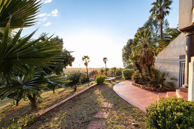 Image 17 of 42 For 11671 Mesa Verde Drive