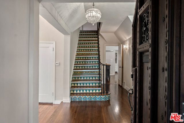 504 24Th Street, Santa Monica CA: https://media.crmls.org/mediaz/c175ea6d-6166-426f-ac20-b7710f980b1c.jpg