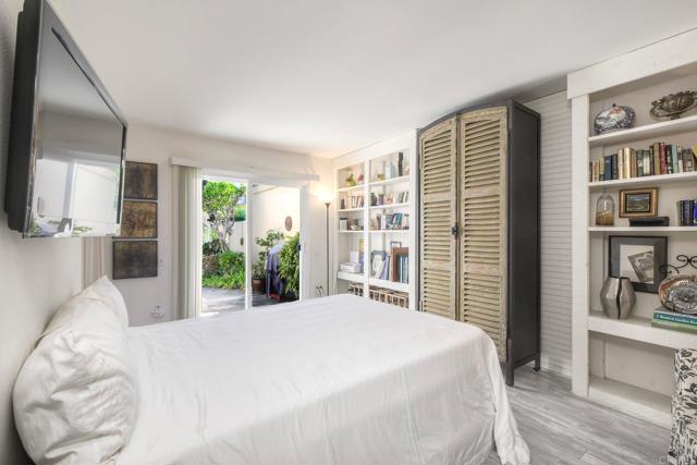 Second bedroom with access to back patio