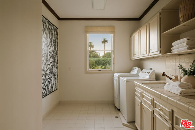 6 Bed Home for Sale in Santa Monica, California