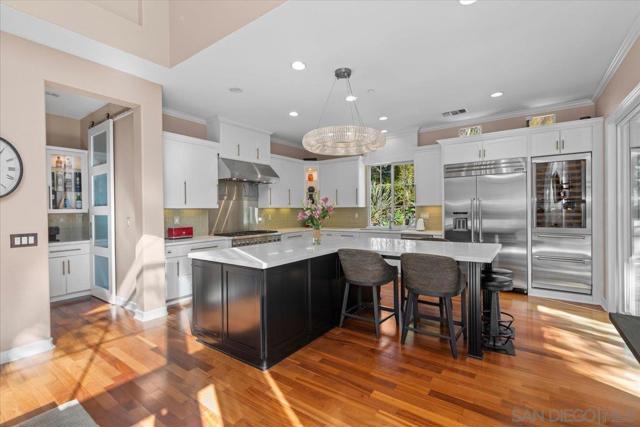 515 Verbena Ct, Encinitas CA: https://media.crmls.org/mediaz/c1774f22-8d1d-4548-af10-8b187fbdc013.jpg