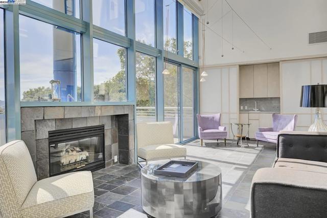319 Tappan Ter, Orinda CA: https://media.crmls.org/mediaz/c177dfce-815c-4ebf-bb81-4efd4be34a0c.jpg