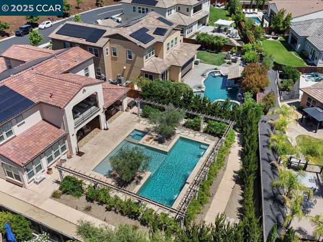 1927 Vintage Cir, Brentwood CA: https://media.crmls.org/mediaz/c177f1dc-c35f-4981-956f-cc84a42ed53a.jpg