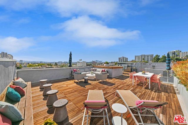 1232 N KINGS Road, West Hollywood CA: https://media.crmls.org/mediaz/c177f2f0-8b1a-4a0d-868e-8ca71645e2c5.jpg