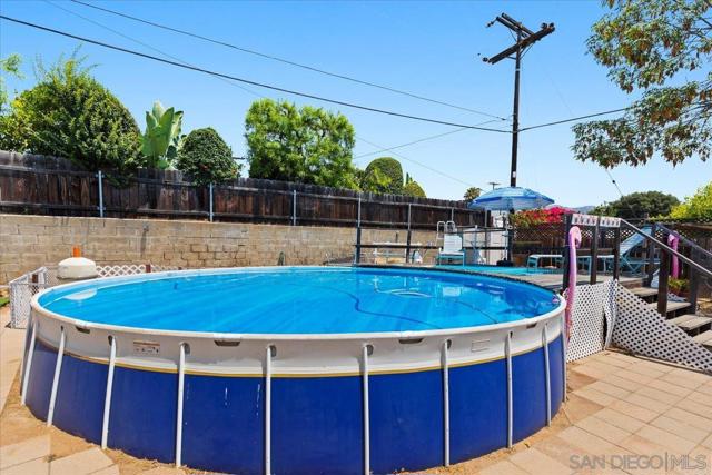 1658 Greenfield Dr, El Cajon CA: https://media.crmls.org/mediaz/c17803c3-bec8-4475-b358-80b9d3871ebd.jpg