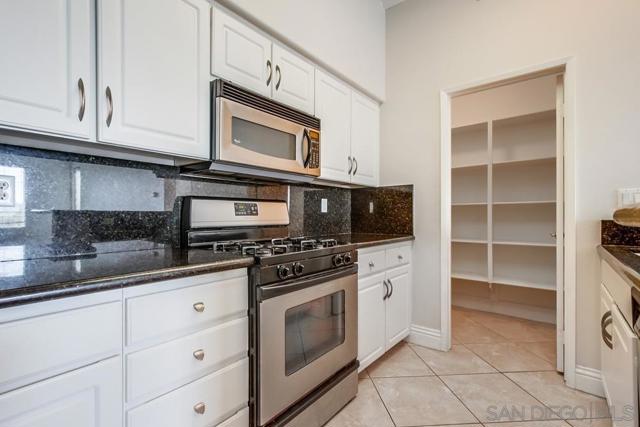 12376 Carmel Country Rd, San Diego CA: https://media.crmls.org/mediaz/c17862ad-d14b-4300-bb91-68cbdedb1082.jpg
