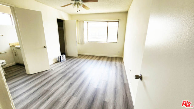 4171 W 4th Street, Los Angeles CA: https://media.crmls.org/mediaz/c1786857-289a-4439-a0e3-29c0fc036cef.jpg
