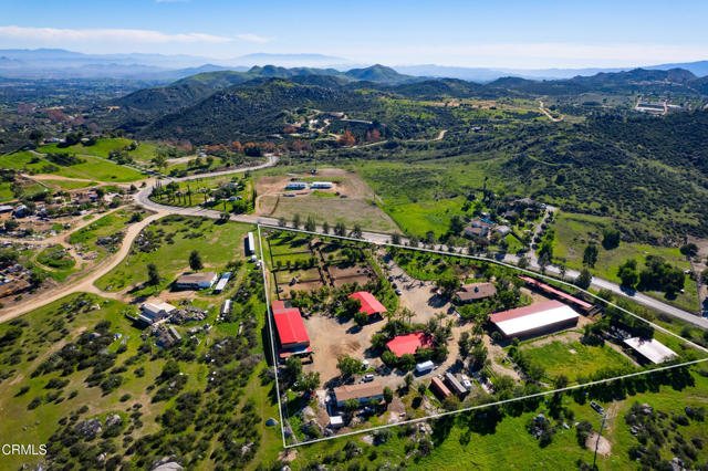 Detail Gallery Image 19 of 24 For 19030 Santa Rosa Mine Rd, Perris,  CA 92570 - 7 Beds | 5 Baths