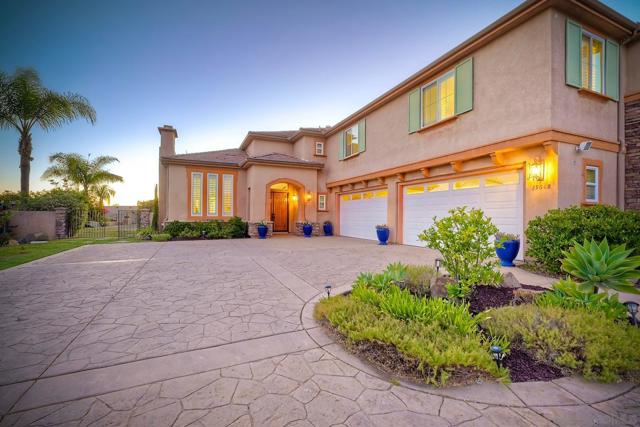15068 Creek Hills Rd, El Cajon CA: https://media.crmls.org/mediaz/c17a72d9-51f6-476b-aadc-adb001dc8718.jpg