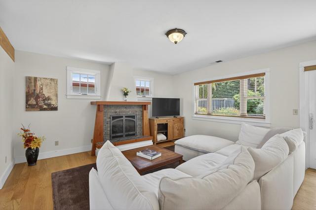 119 Coalinga Way, Santa Cruz CA: https://media.crmls.org/mediaz/c17a9639-6f53-4aa7-a875-3604dc7b4185.jpg