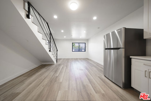 4112 1/2 S Normandie Avenue, Los Angeles CA: https://media.crmls.org/mediaz/c17aef36-2240-4fe8-921a-08026e30f4e5.jpg