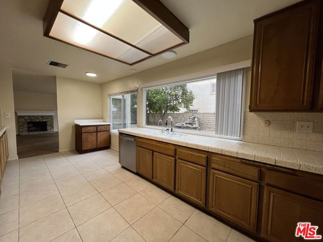 7935 Oso Avenue, Winnetka, California 91306, 5 Bedrooms Bedrooms, ,4 BathroomsBathrooms,Single Family Residence,For Sale,Oso,24407037