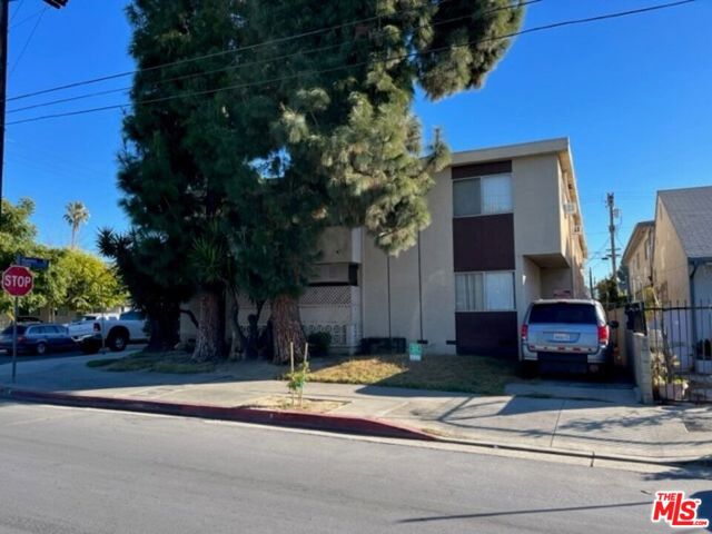 12020 Hamlin Street photo 6