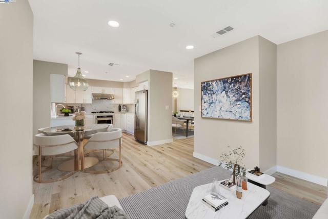 4579 Mangrove Dr, Dublin CA: https://media.crmls.org/mediaz/c17ba613-030e-4988-8094-1049b6089b21.jpg