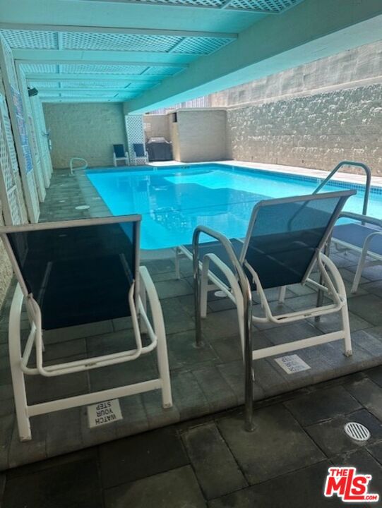 11645 Montana Avenue, Los Angeles CA: https://media.crmls.org/mediaz/c17bb40f-b526-4edb-9335-db48a9f6d85c.jpg