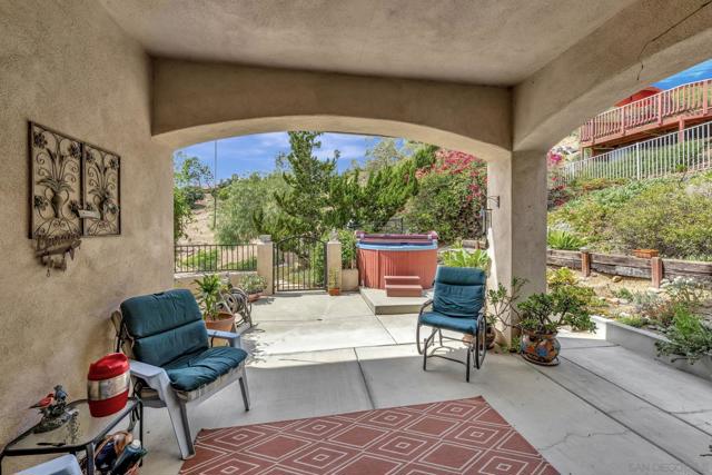 2106 Zachary Gln, Escondido CA: https://media.crmls.org/mediaz/c17cd12e-0266-411c-a12d-36a762fc67d4.jpg