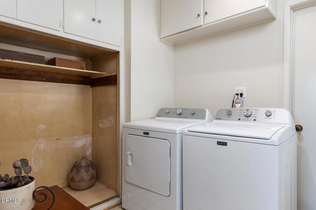 5134 Monte Bonito Drive Drive, Los Angeles CA: https://media.crmls.org/mediaz/c17ce5d3-ee43-4a85-a703-e94790c1a45d.jpg