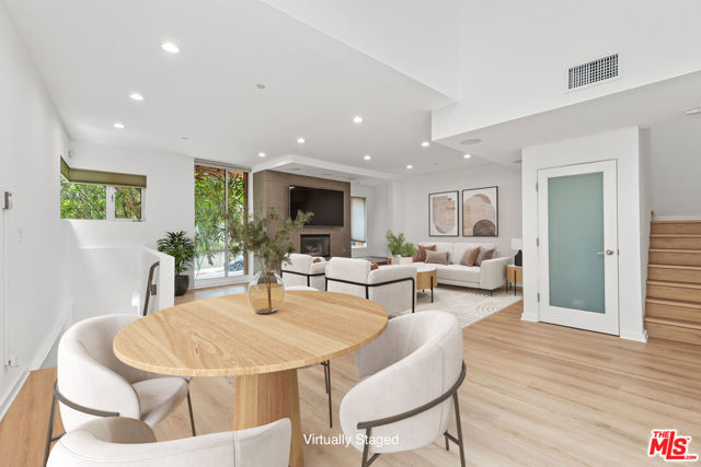 900 N West Knoll Drive, West Hollywood CA: https://media.crmls.org/mediaz/c17d4140-e4a5-4079-b3e7-6b1d3f6931db.jpg