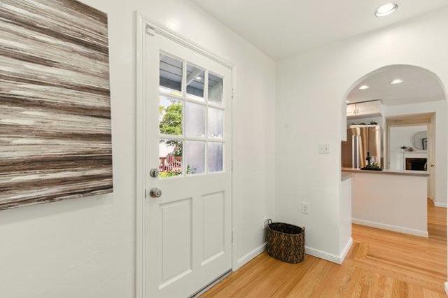 3642 Mcnulty Way, Redwood City CA: https://media.crmls.org/mediaz/c17d8ef1-742b-44a8-ab24-df1ef1bf1d50.jpg