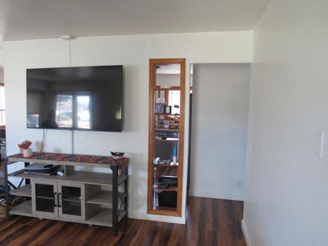 3038 King Circle, Marina CA: https://media.crmls.org/mediaz/c17dbbb3-2058-4dcf-83c4-380b09481b8a.jpg