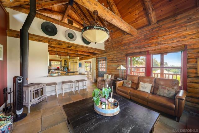 12052 Sky View Dr, Valley Center CA: https://media.crmls.org/mediaz/c17e4319-b206-49e9-8a3e-6d5de50165e0.jpg