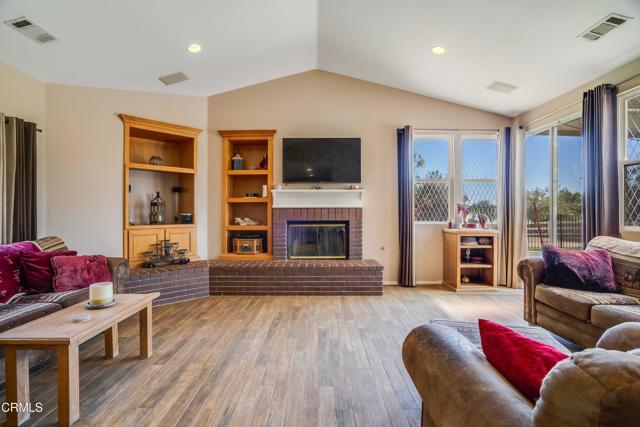 35135 Caprock Road, Santa Clarita CA: https://media.crmls.org/mediaz/c17ed851-ad24-42b6-9a34-f9c9c2619176.jpg
