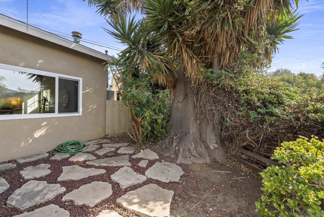 1701 Dayton Dr., Lemon Grove CA: https://media.crmls.org/mediaz/c17efd52-6fdb-4b7b-8d53-bfa22088da17.jpg