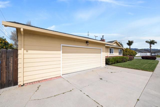 101 Bronson Street, Watsonville CA: https://media.crmls.org/mediaz/c1808ddc-de5c-4558-b5cc-dfe8a1468b42.jpg