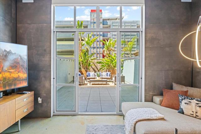 333 Santana Row, San Jose CA: https://media.crmls.org/mediaz/c18091bd-45b5-4a7c-8f1e-5f2945d0fa73.jpg