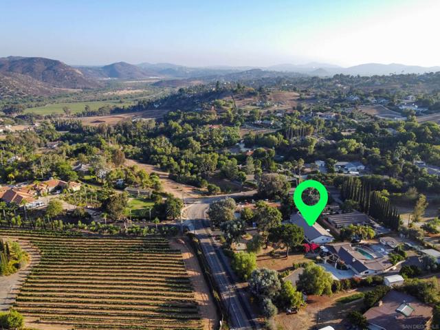 3226 Summit Drive, Escondido CA: https://media.crmls.org/mediaz/c1814e9d-8f2f-4619-ae16-89f71c99b8f9.jpg