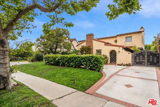 119 S Highland Avenue, Los Angeles CA: https://media.crmls.org/mediaz/c18165c0-8778-4078-881f-d2c702b21021.jpg