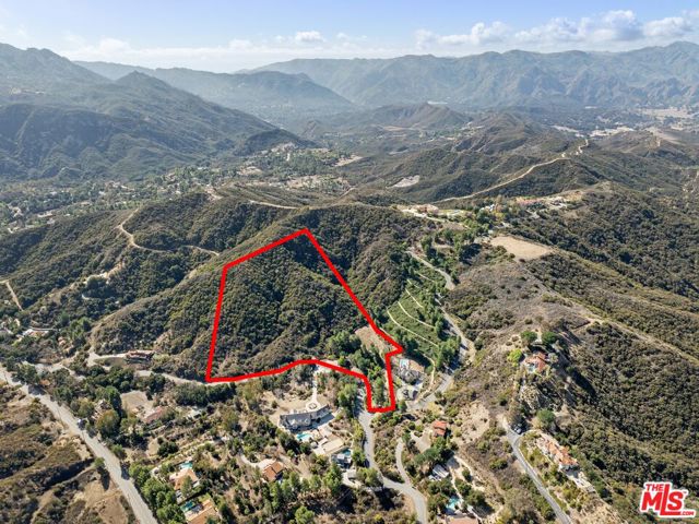 24600 Thousand Peaks Rd, Calabasas CA: https://media.crmls.org/mediaz/c181818f-886a-47ac-a1a5-fc6ea0d6b3a1.jpg