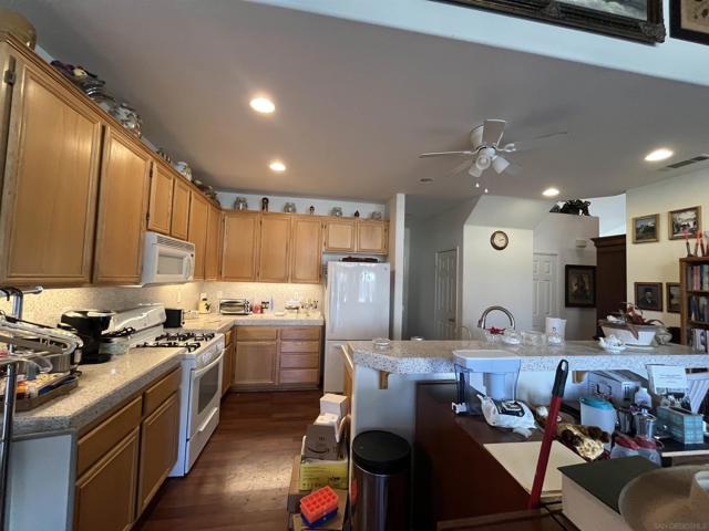 2723 Hazy Way, Banning CA: https://media.crmls.org/mediaz/c181b5cc-31e5-4c51-b1c1-1583a3a72e4c.jpg