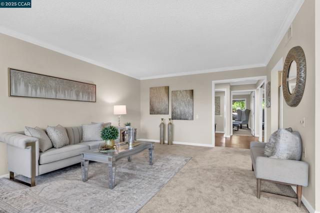 1200 Canyonwood Ct, Walnut Creek CA: https://media.crmls.org/mediaz/c181ca02-9df4-45e7-864f-9fc51d0fd778.jpg