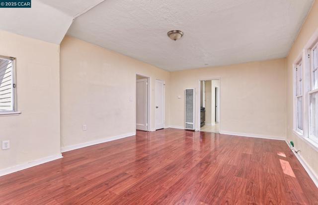 712 Springs Rd, Vallejo CA: https://media.crmls.org/mediaz/c1821ffc-d4bc-447e-a0bf-ed3c6154bce0.jpg