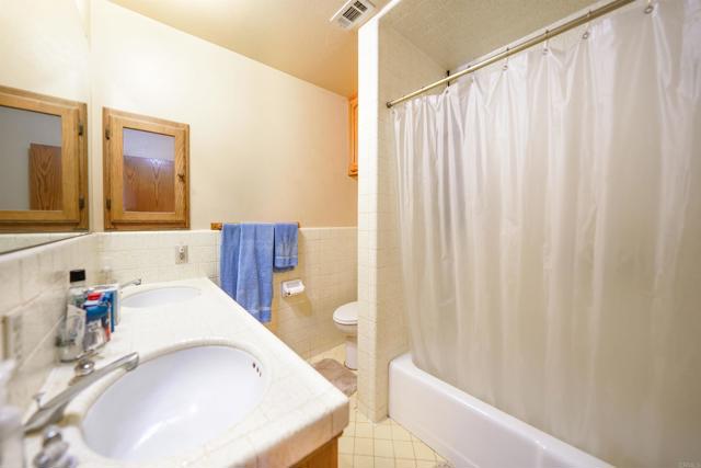 1250 E Old Julian Highway, Ramona CA: https://media.crmls.org/mediaz/c1824e96-7e60-4733-9e4c-fe387e41013e.jpg