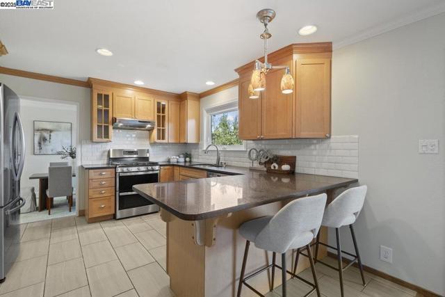 6649 Waverly Rd, Martinez CA: https://media.crmls.org/mediaz/c182d9c9-56b8-4ff5-89cc-f60e5ebfd01a.jpg