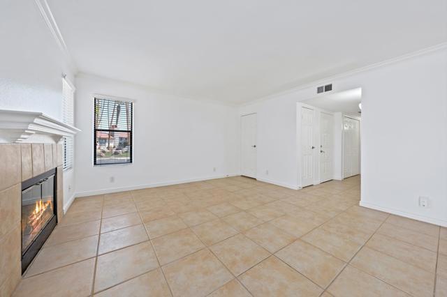 Image 4 of 35 For 43376 Cook St  220