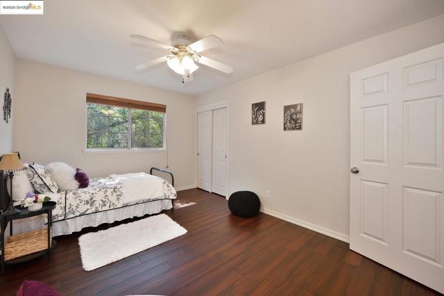 3196 Sudbury RD, Cameron Park CA: https://media.crmls.org/mediaz/c183cc3a-4b44-46ad-8d73-516c477fddcf.jpg