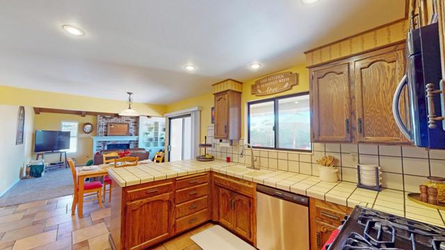 1127 Montecito Circle, Salinas CA: https://media.crmls.org/mediaz/c183ed4e-ea89-4990-bbca-6fa45f9ed59a.jpg