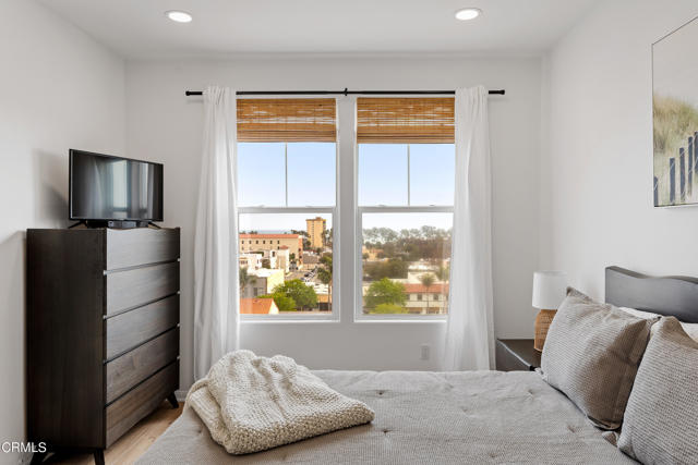 Detail Gallery Image 9 of 24 For 436 Poli St #402,  Ventura,  CA 93001 - 2 Beds | 2 Baths