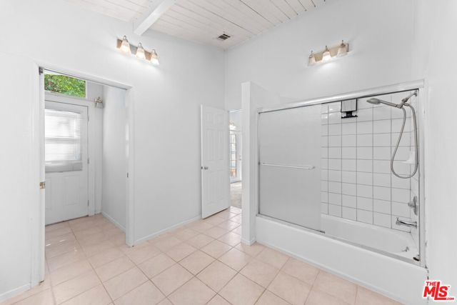 22027 Viscanio Road, Woodland Hills CA: https://media.crmls.org/mediaz/c1851d7e-7c1d-4481-b0ab-a7dd1da9ef6a.jpg